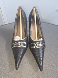 Bild von Damenschuh schwarz mit Schnalle Gr. 40