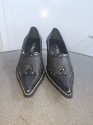 Picture of Damenschuh schwarz mit Nieten Gr. 39