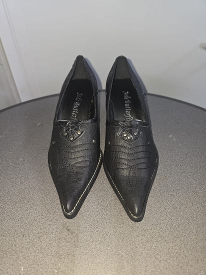 Bild von Damenschuh schwarz mit Nieten Gr. 36