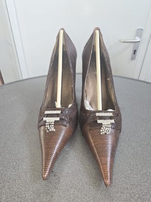 Bild von Damenschuh braun mit Steinchen Gr. 39