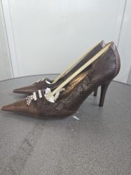 Picture of Damenschuh braun mit Steinchen Gr. 39