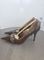 Bild von Damenschuh braun mit Schnalle