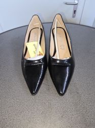 Bild von Damenschuh schwarz glänzend Gr. 40