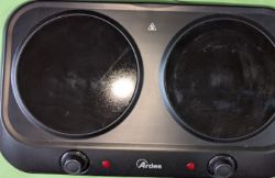 Bild von Ardes Doppelkochplatte