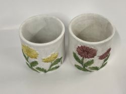 Bild von zwei charmanten Pflanztöpfen