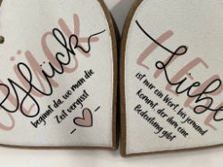 Picture of Set aus zwei dekorativen Vintage-Holzherzen