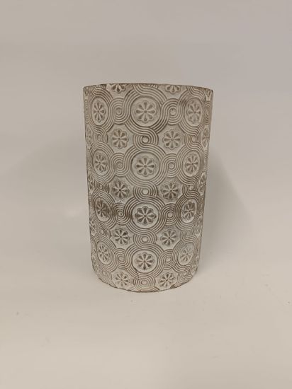 Picture of Große zylindrische Vase mit geprägtem Blumenmuster
