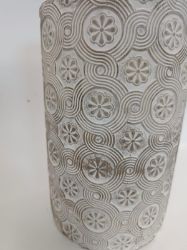 Picture of Große zylindrische Vase mit geprägtem Blumenmuster