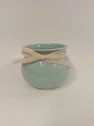 Bild von Bauchiger Keramik-Übertopf in Mintgrün mit Juteschleife