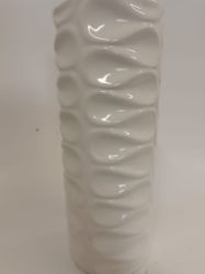 Picture of Zeitlose weiße Keramikvase mit Wellenrelief