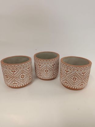 Picture of Handgeätzte Terrakotta-Übertöpfe im Tribal-Design (3er-Set)