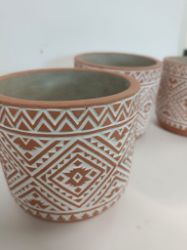 Picture of Handgeätzte Terrakotta-Übertöpfe im Tribal-Design (3er-Set)