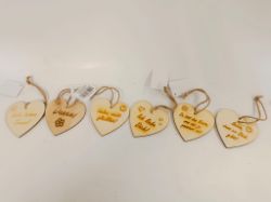 Bild von  Charmante Holzherz-Anhänger