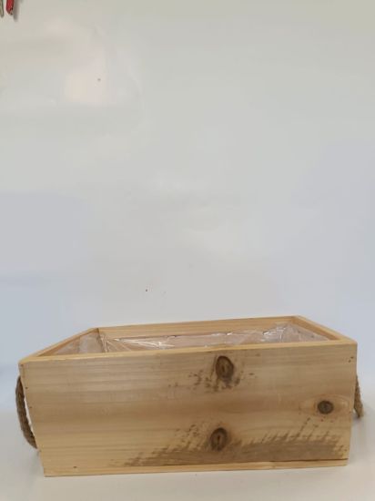 Bild von Rustikale Holz-Pflanzkiste